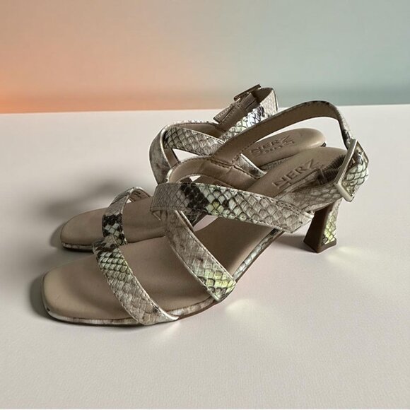 NATURALIZER Snake Print Multicolor Leather Sandals Heels Size 5 - Picture 1 of 8